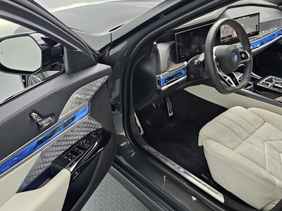 2025 BMW I7 缩略图 13