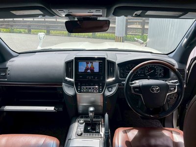 TOYOTA LAND CRUISER - 10