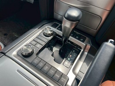 TOYOTA LAND CRUISER - 7