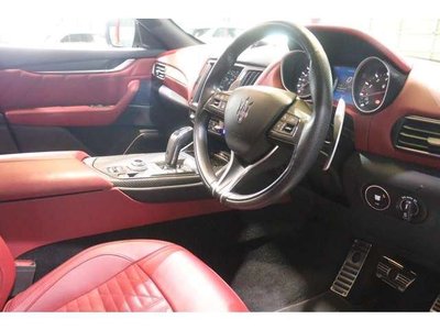 2019 Maserati LEVANTE photo 7