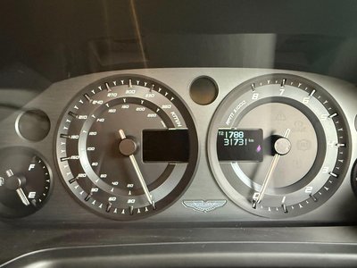 ASTON MARTIN VANQUISH - 8