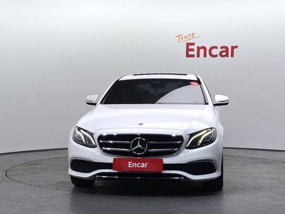 MERCEDES-BENZ E-CLASS - 2