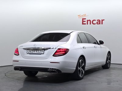 MERCEDES-BENZ E-CLASS - 4