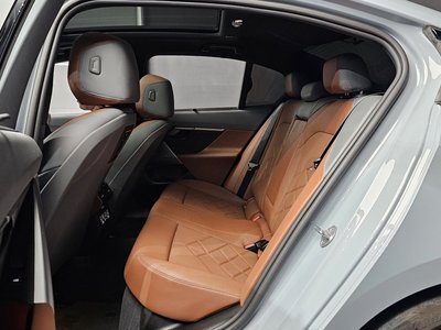 2024 BMW 5 SERIES — миниатюра 18