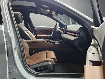 2024 BMW 5 SERIES — миниатюра 16