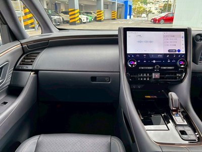 صورة مصغرة 22 لـ 2023 Toyota VELLFIRE