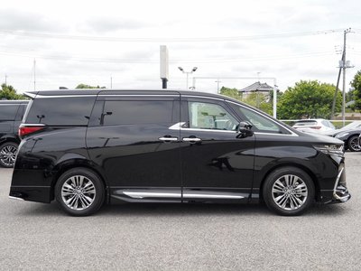 2023 Toyota ALPHARD — фото 9