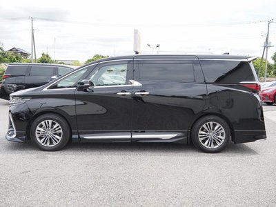 2023 Toyota ALPHARD — фото 8
