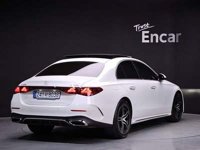 MERCEDES-BENZ E-CLASS - 3
