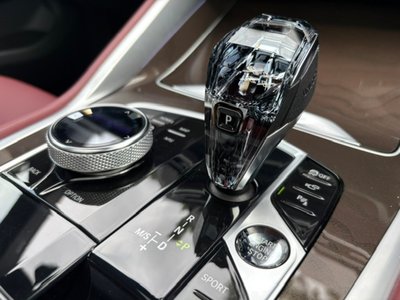 2022 BMW X6 — миниатюра 73