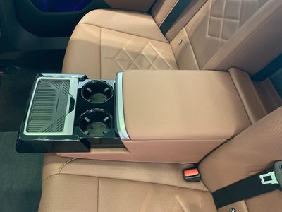 صورة مصغرة 43 لـ 2025 BMW 5 SERIES