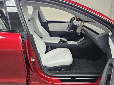 صورة مصغرة 16 لـ 2024 Tesla MODEL 3