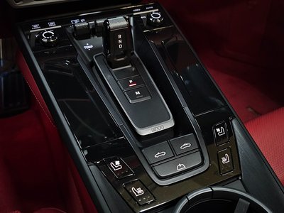 2025 Porsche 911 thumbnail 16