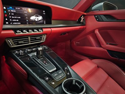2025 Porsche 911 thumbnail 15