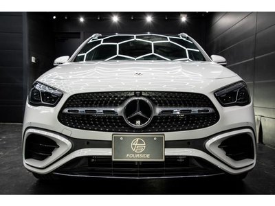 MERCEDES-BENZ GLA - 1