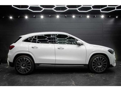 MERCEDES-BENZ GLA - 7