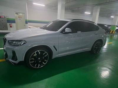 صورة 1 لـ 2025 BMW X4