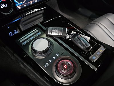 GENESIS G80 (RG3) - 9