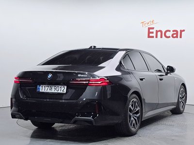 BMW 5 SERIES - 4