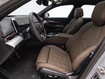 BMW 5 SERIES - 10