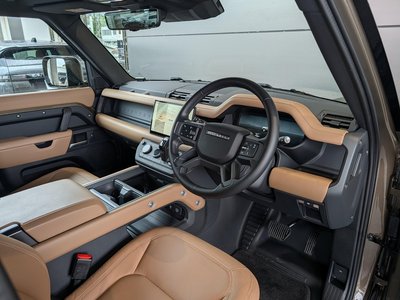 LAND ROVER DEFENDER - 3