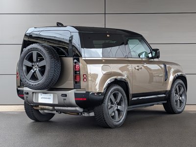 LAND ROVER DEFENDER - 10