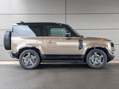 LAND ROVER DEFENDER - 9