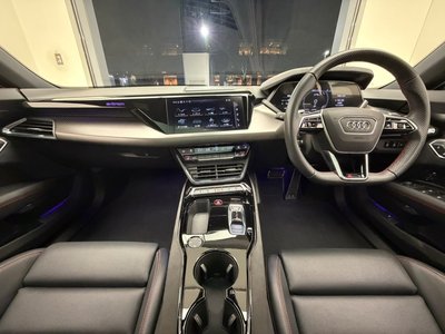 AUDI RS E-TRON GT - 3