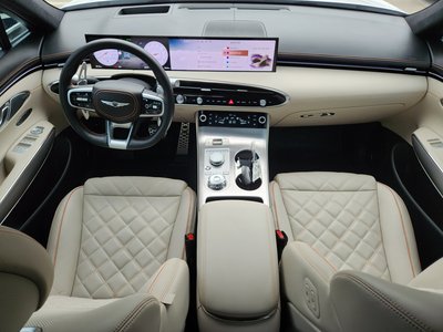 صورة 4 لـ 2024 Genesis GV70