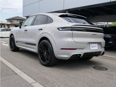 PORSCHE CAYENNE - 4