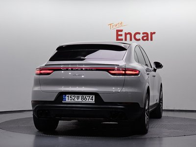 2022 Porsche CAYENNE photo 4