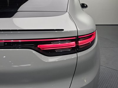 2022 Porsche CAYENNE photo 10