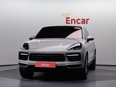 2022 Porsche CAYENNE photo 3