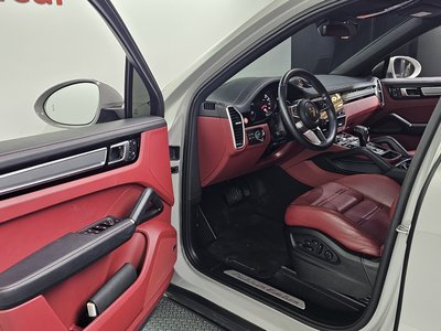 2022 Porsche CAYENNE thumbnail 13
