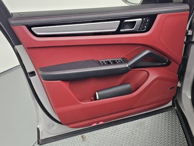 2022 Porsche CAYENNE thumbnail 14