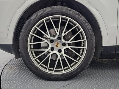 2022 Porsche CAYENNE photo 6