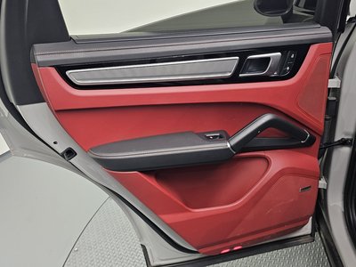 2022 Porsche CAYENNE thumbnail 15