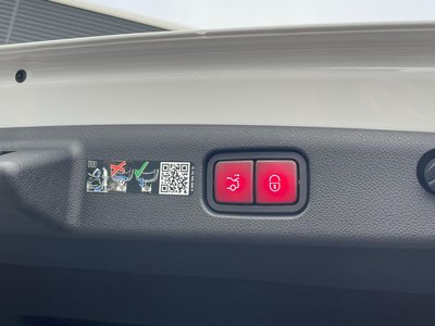2025 Mercedes-BENZ E-CLASS — миниатюра 25