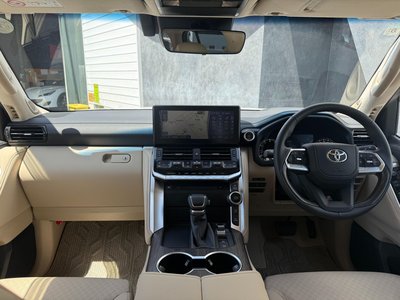 TOYOTA LAND CRUISER 300 - 5