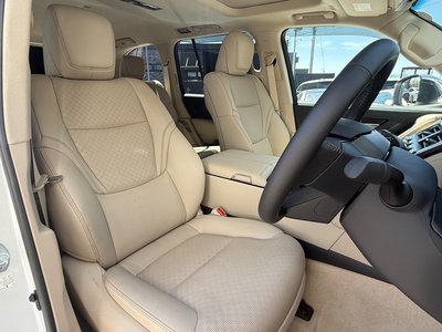 TOYOTA LAND CRUISER 300 - 6