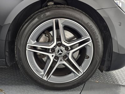 MERCEDES-BENZ E-CLASS - 8