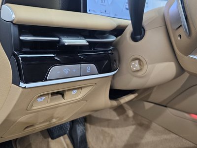 2024 Genesis G80 (RG3) thumbnail 28