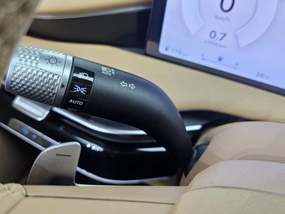 2024 Genesis G80 (RG3) thumbnail 32