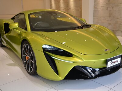 MCLAREN ARTURA
