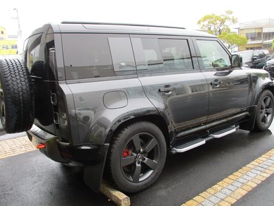 LAND ROVER DEFENDER - 9