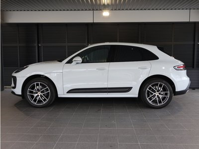 PORSCHE MACAN - 4