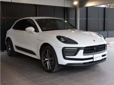 PORSCHE MACAN - 3