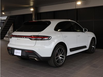 PORSCHE MACAN - 5