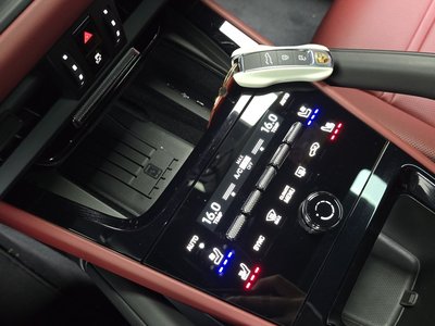 2025 Porsche CAYENNE 缩略图 21