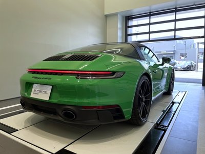 صورة 10 لـ 2023 Porsche 911